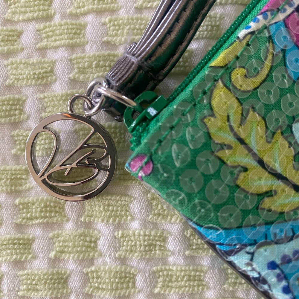 🦋🪻Vera Bradley Wristlet Mini Bag🪻🦋 - Picture 3 of 7